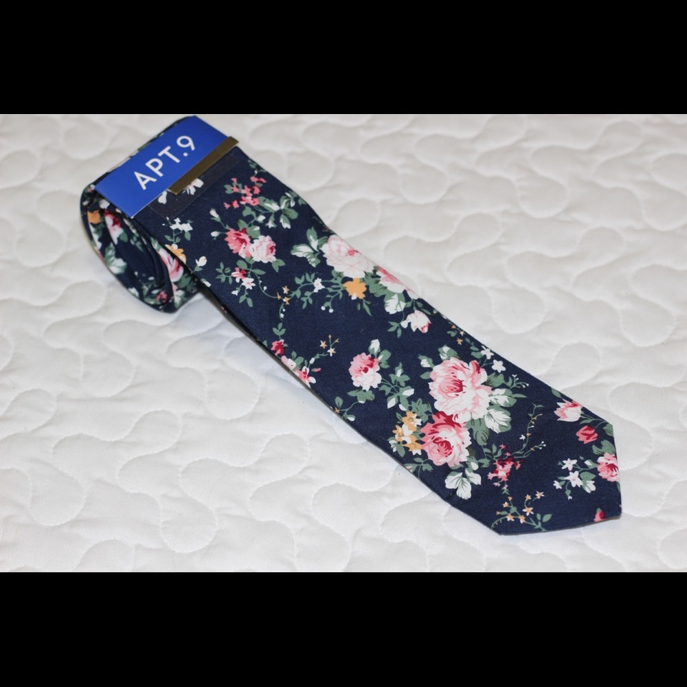 🆕 Floral tie